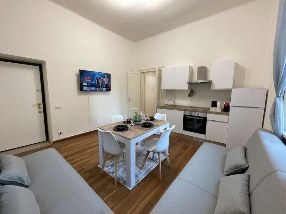 Bg Central President Suite Con Parcheggio - Vista Citta Alta بيرغامو المظهر الخارجي الصورة