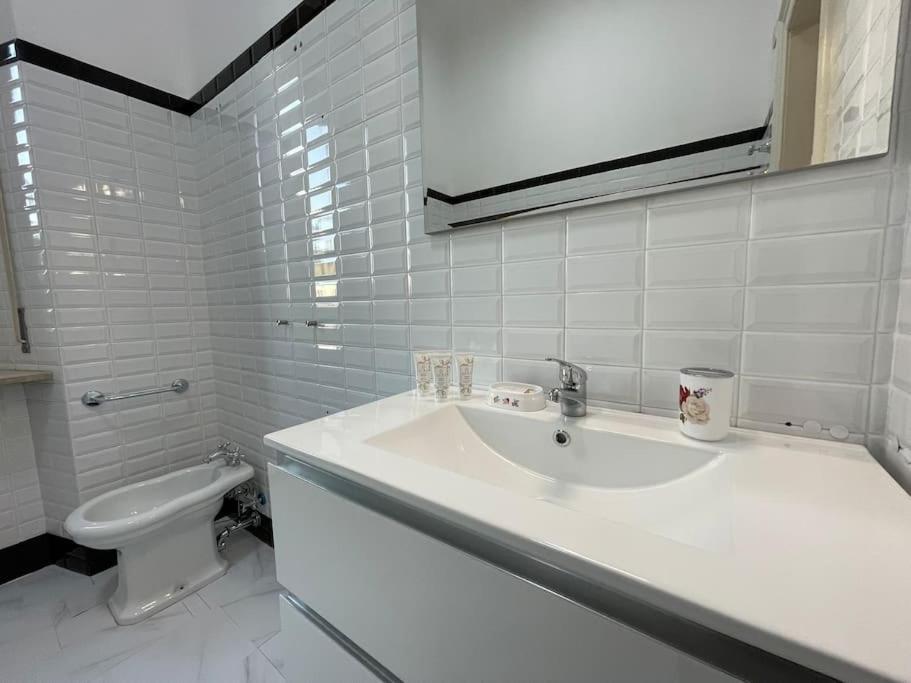 Bg Central President Suite Con Parcheggio - Vista Citta Alta بيرغامو المظهر الخارجي الصورة