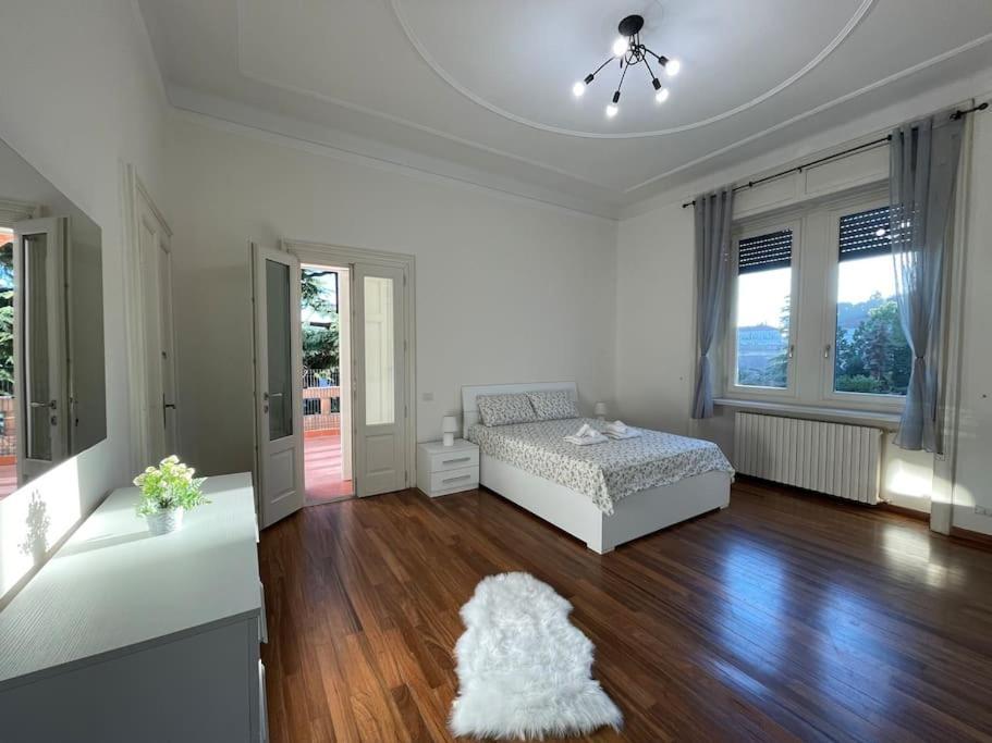 Bg Central President Suite Con Parcheggio - Vista Citta Alta بيرغامو المظهر الخارجي الصورة