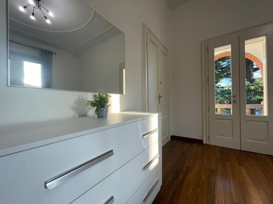 Bg Central President Suite Con Parcheggio - Vista Citta Alta بيرغامو المظهر الخارجي الصورة