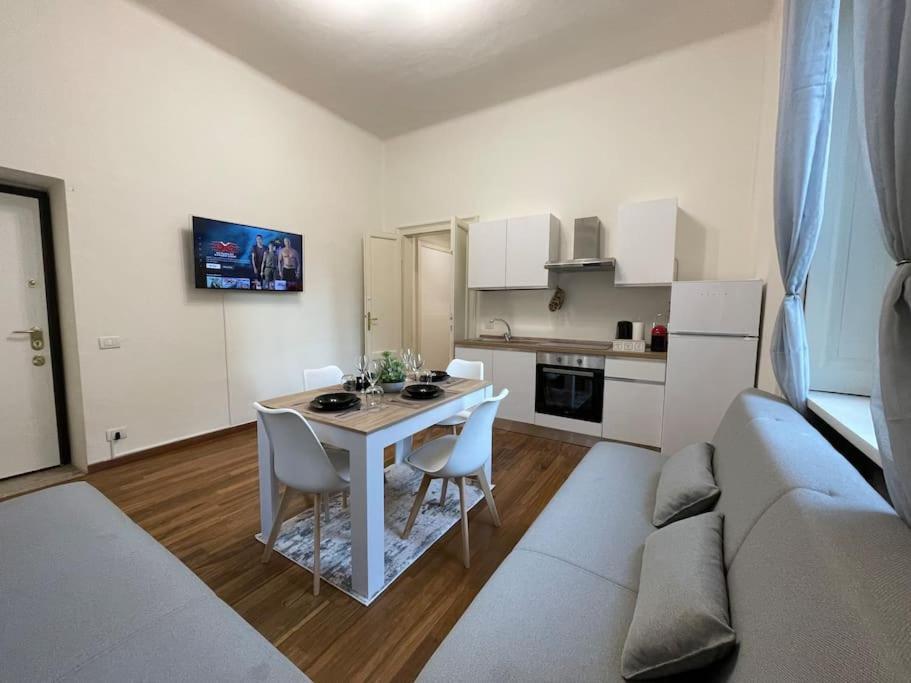 Bg Central President Suite Con Parcheggio - Vista Citta Alta بيرغامو المظهر الخارجي الصورة