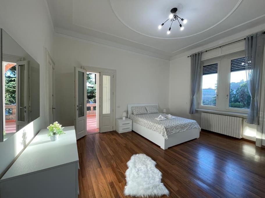 Bg Central President Suite Con Parcheggio - Vista Citta Alta بيرغامو المظهر الخارجي الصورة