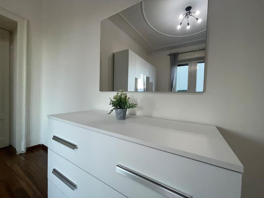 Bg Central President Suite Con Parcheggio - Vista Citta Alta بيرغامو المظهر الخارجي الصورة