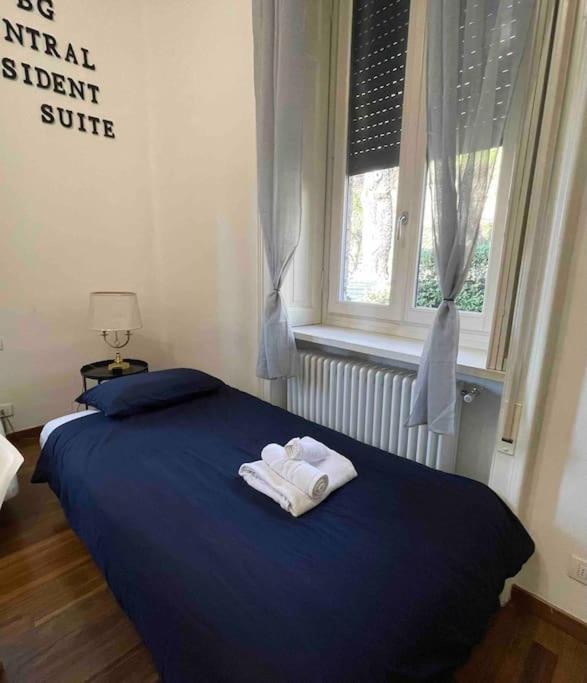 Bg Central President Suite Con Parcheggio - Vista Citta Alta بيرغامو المظهر الخارجي الصورة
