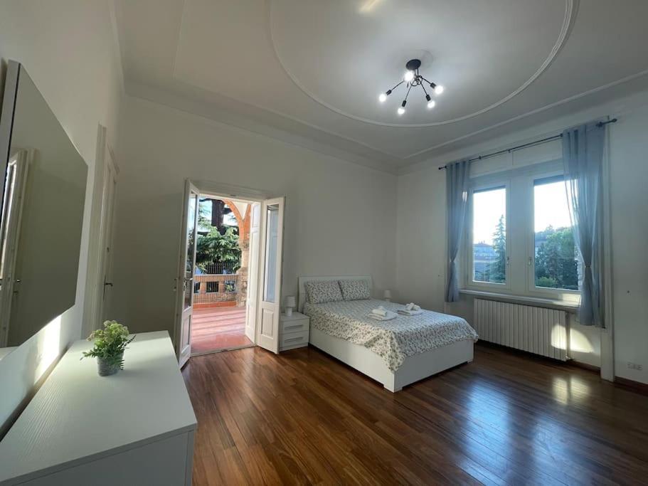 Bg Central President Suite Con Parcheggio - Vista Citta Alta بيرغامو المظهر الخارجي الصورة