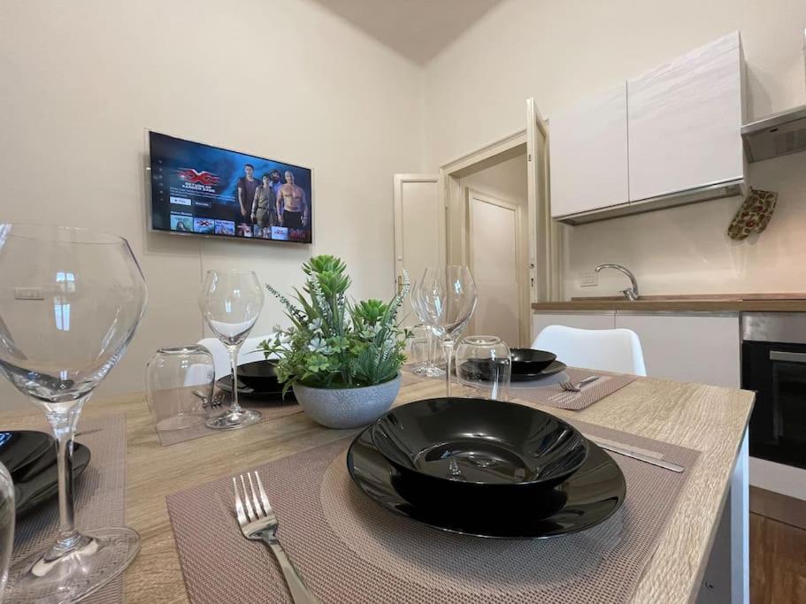 Bg Central President Suite Con Parcheggio - Vista Citta Alta بيرغامو المظهر الخارجي الصورة