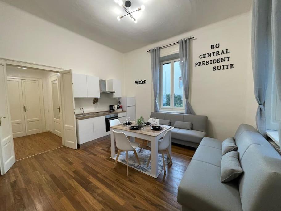 Bg Central President Suite Con Parcheggio - Vista Citta Alta بيرغامو المظهر الخارجي الصورة