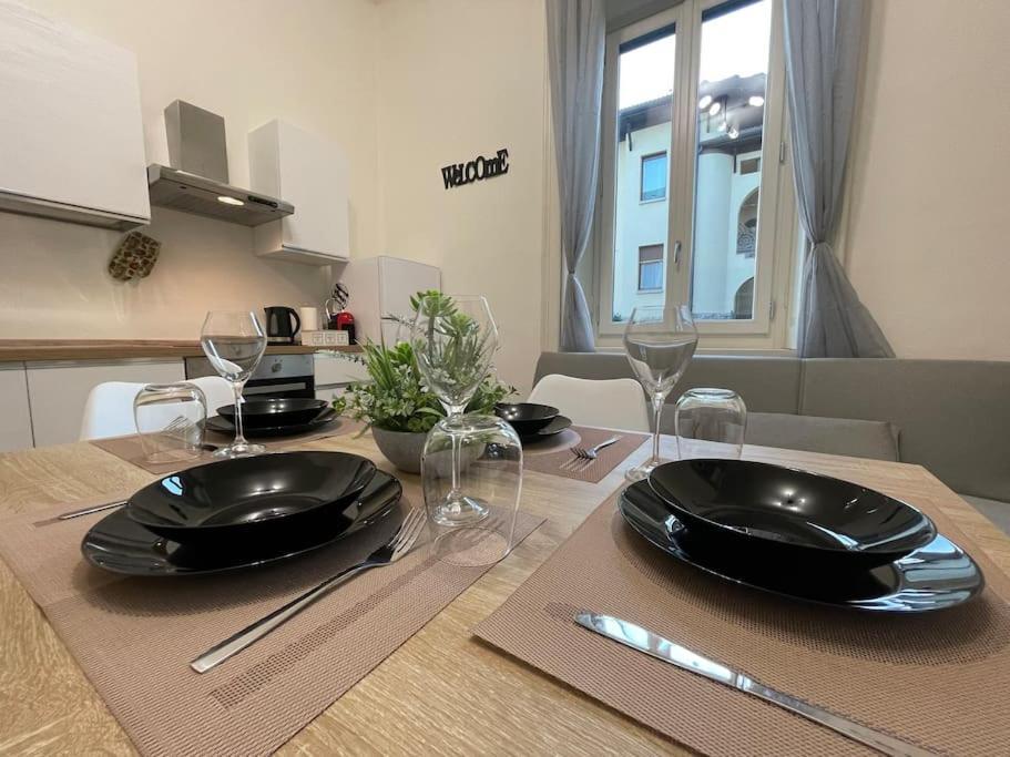Bg Central President Suite Con Parcheggio - Vista Citta Alta بيرغامو المظهر الخارجي الصورة