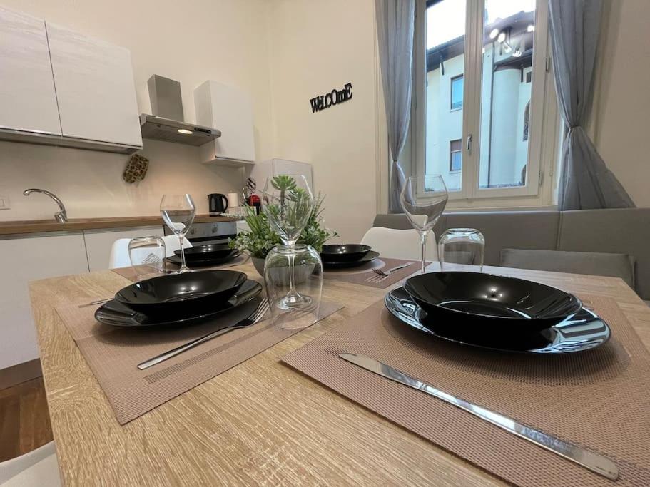 Bg Central President Suite Con Parcheggio - Vista Citta Alta بيرغامو المظهر الخارجي الصورة
